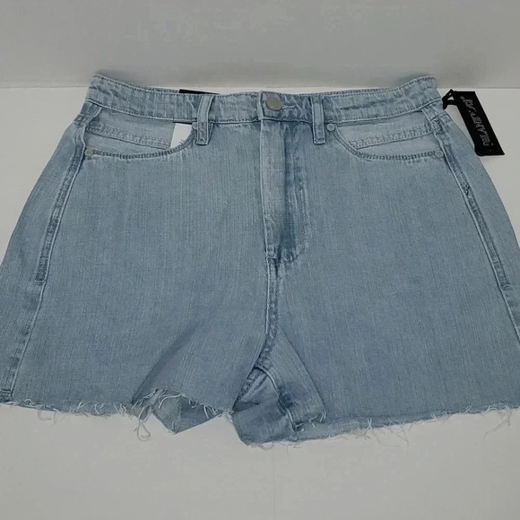 BLANK NYC Peek a Boo Front Non-Hem Cut Off Light Wash Jean Shorts NWT - Picture 1 of 11